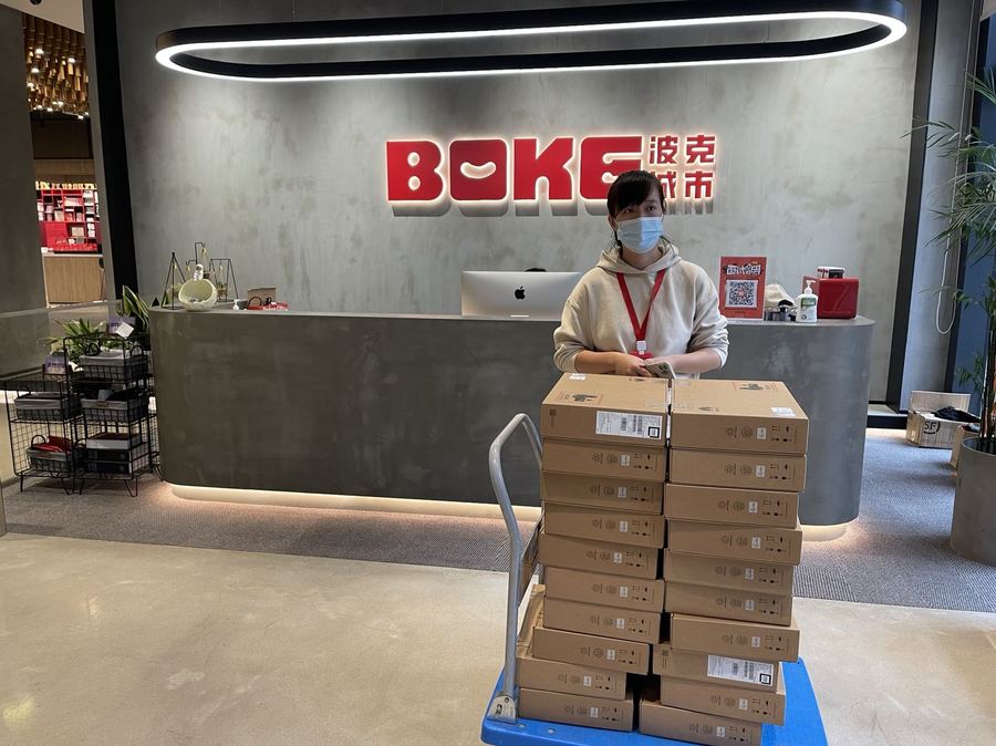 波克城市 设备批量交付现场
